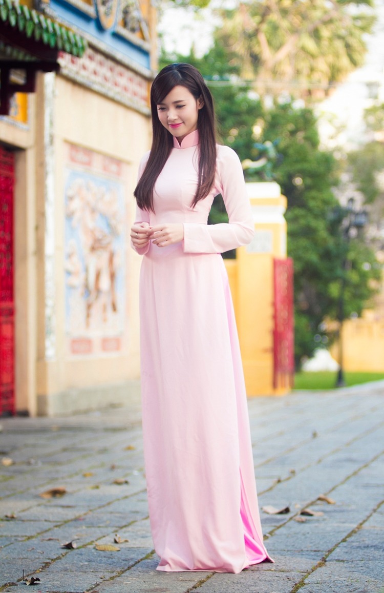 強(qiáng)睡年輕的女老板