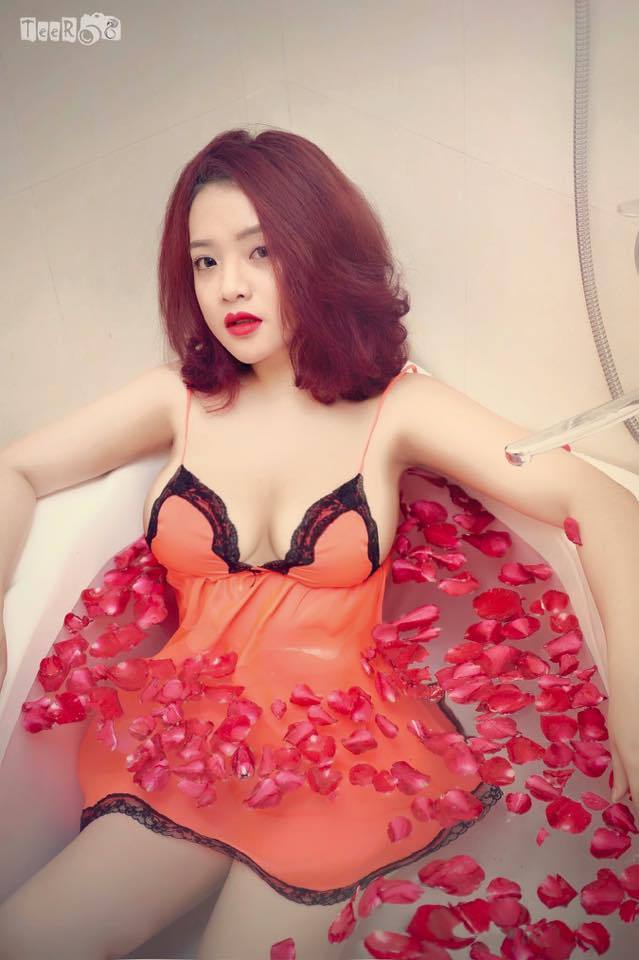 嬌妻張腿迎合多p交換